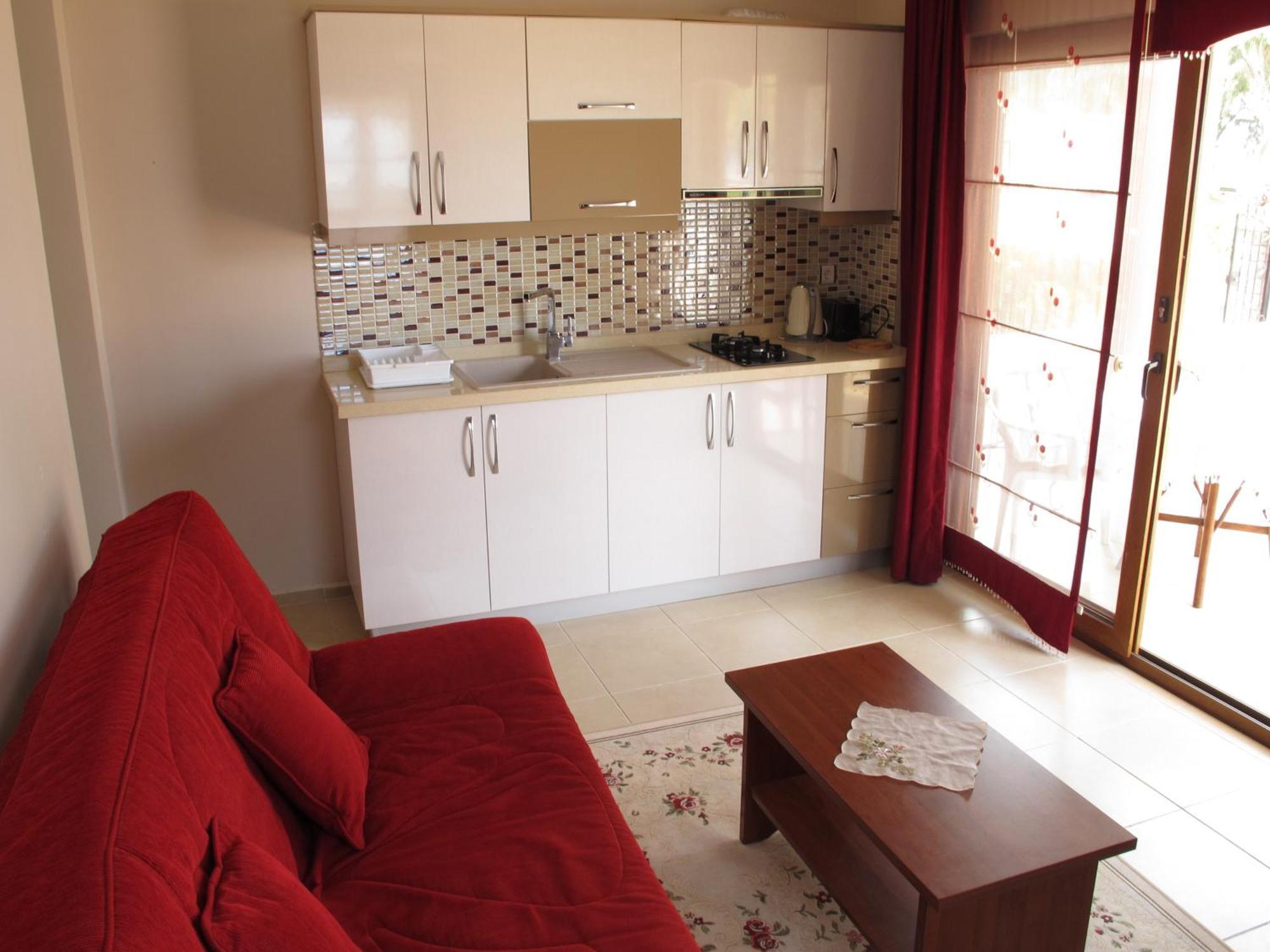 Sunset Beach Apartments Тургутрейс Екстериор снимка