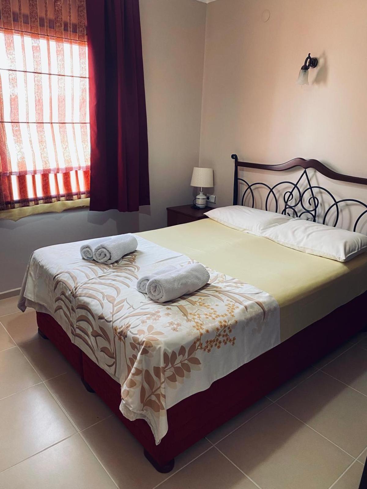 Sunset Beach Apartments Тургутрейс Екстериор снимка