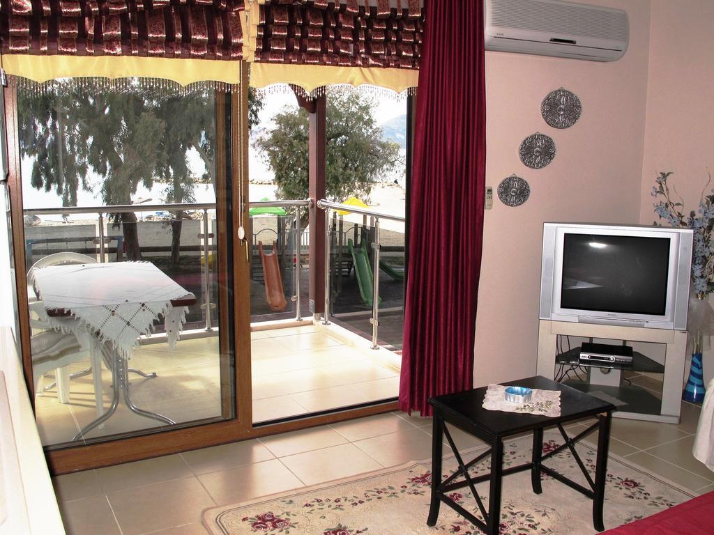 Sunset Beach Apartments Тургутрейс Стая снимка